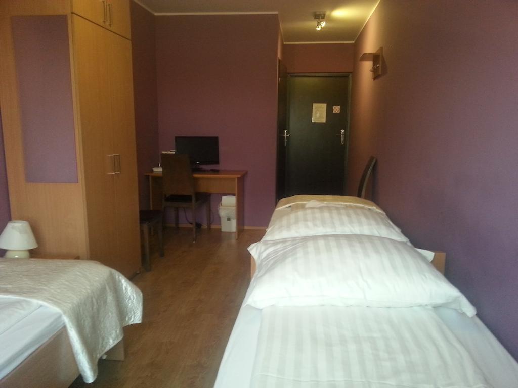 Restauracja Motel Halka Płock Habitación foto